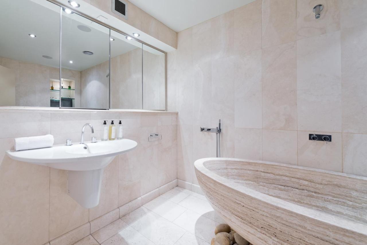 The Oscar Wilde By 5starstay Dublin